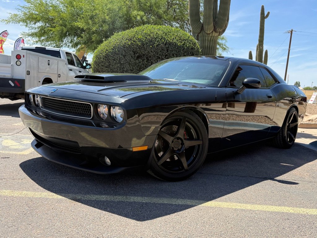 Used 2010 Dodge Challenger R/T RWD image 1