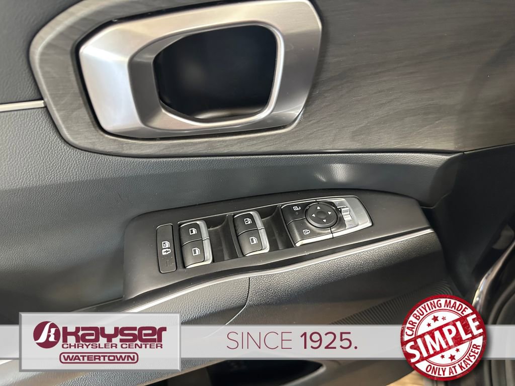 Used 2025 Kia Sorento X-Line EX AWD/4WD image 12