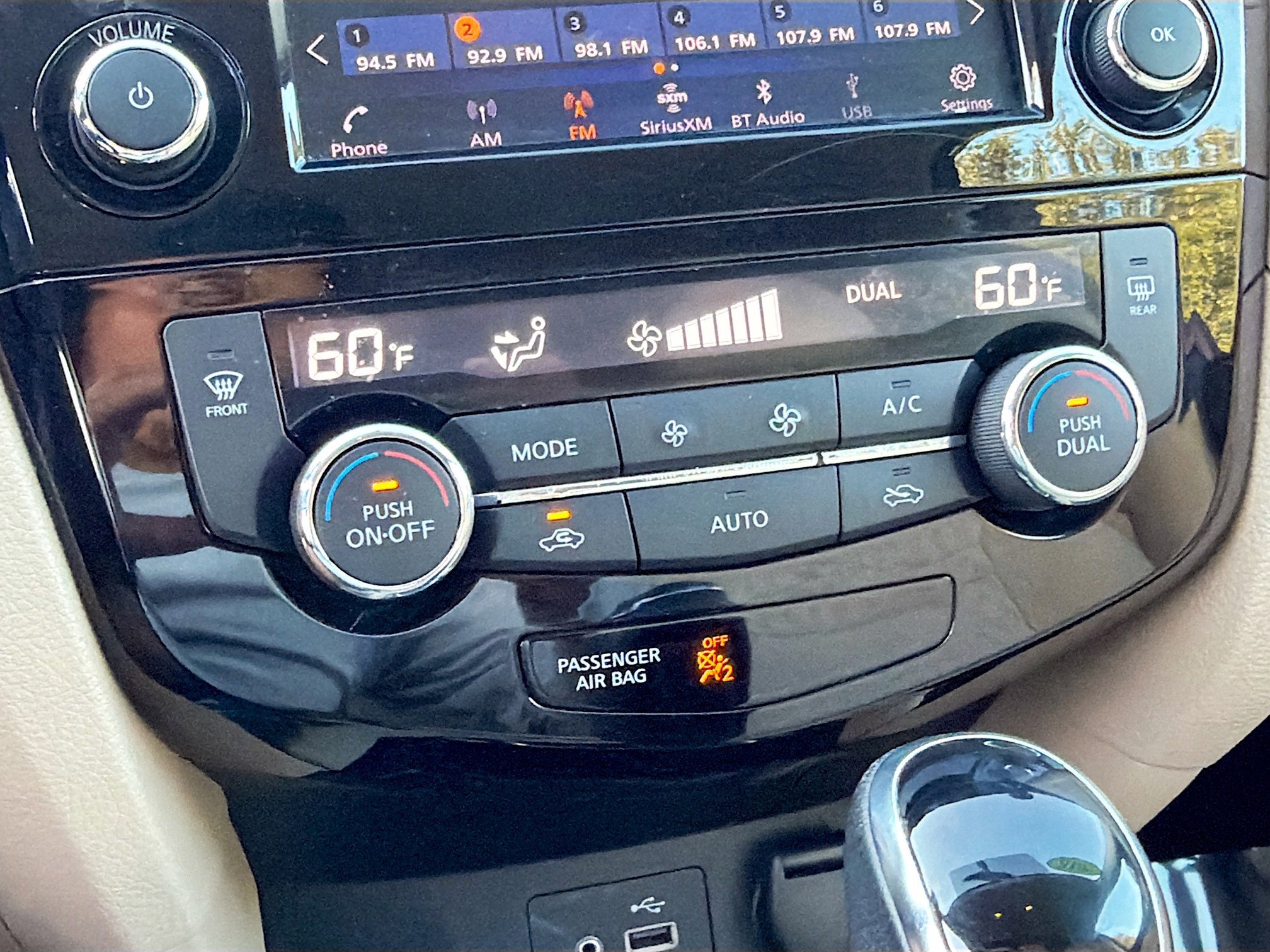 Used 2018 Nissan Rogue SV w/ Sun & Sound Touring Package image 30