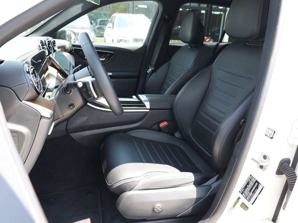 Used 2024 Mercedes-Benz GLC 300 image 17