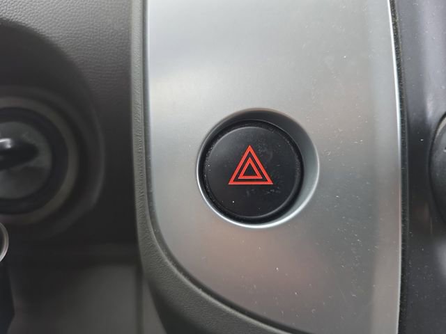 Used 2014 Nissan Frontier SV image 9