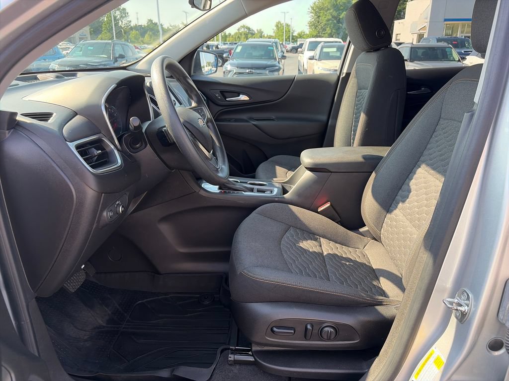 Used 2021 Chevrolet Equinox LT FWD image 14