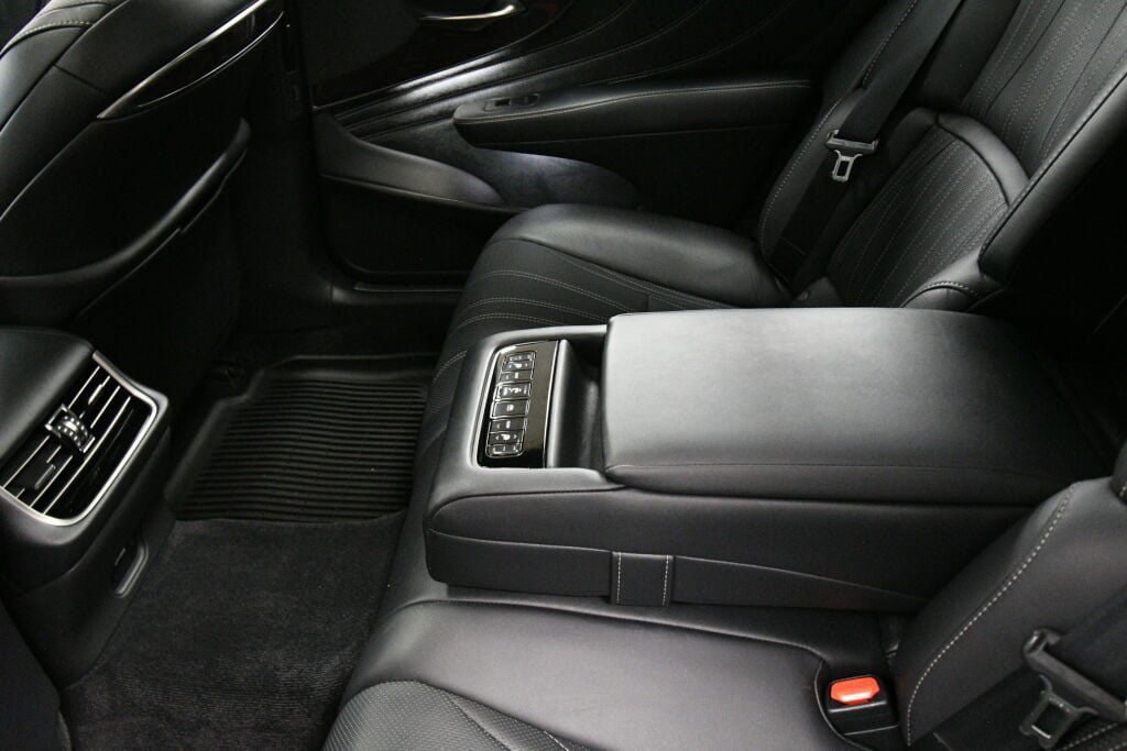 Used 2023 Lexus LS 500 AWD image 24