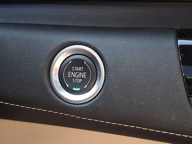 Used 2022 Cadillac Escalade ESV Premium Luxury AWD/4WD image 20