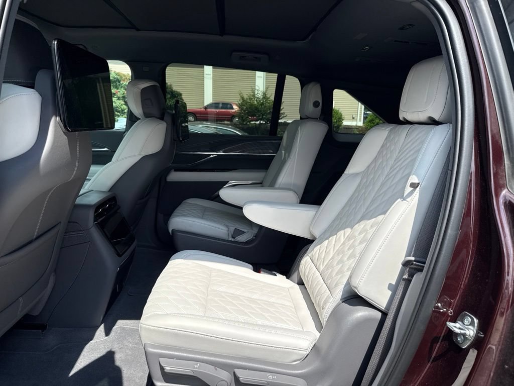 Used 2025 Cadillac Escalade IQ Sport 1 w/ Smart Trailering package AWD/4WD image 12