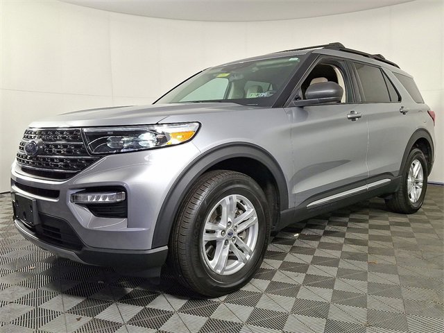 Used 2023 Ford Explorer XLT w/ Equipment Group 202A image 6