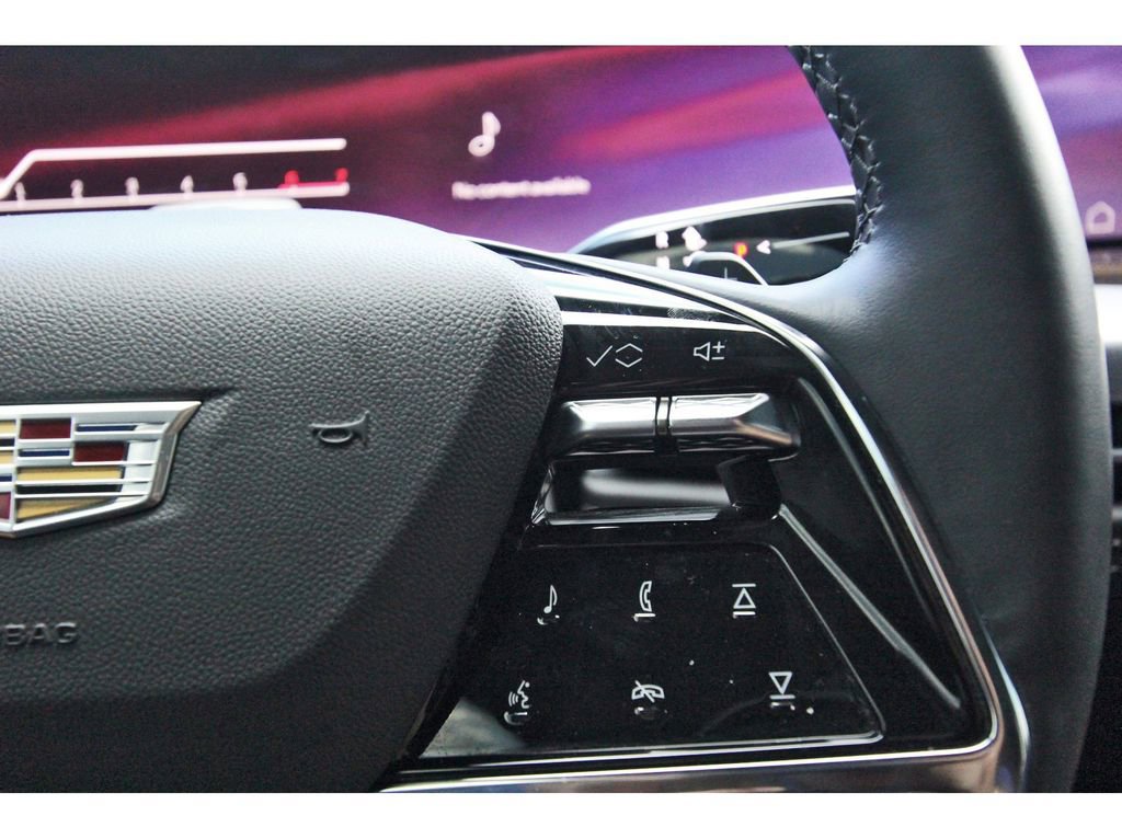 Certified 2025 Cadillac Escalade Luxury RWD image 17