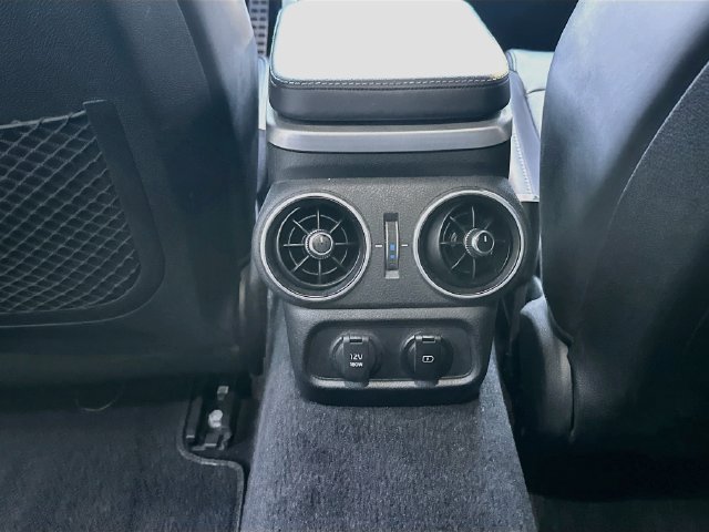Used 2018 Kia Stinger GT2 AWD/4WD image 27