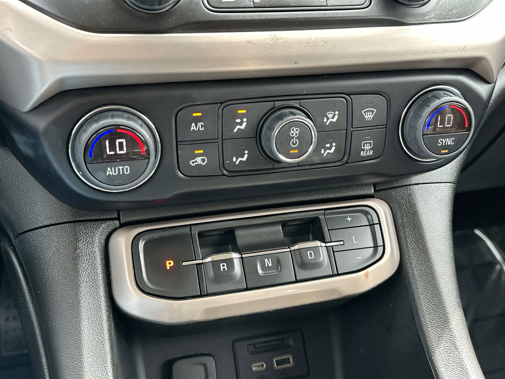 Used 2023 GMC Acadia Denali FWD image 19