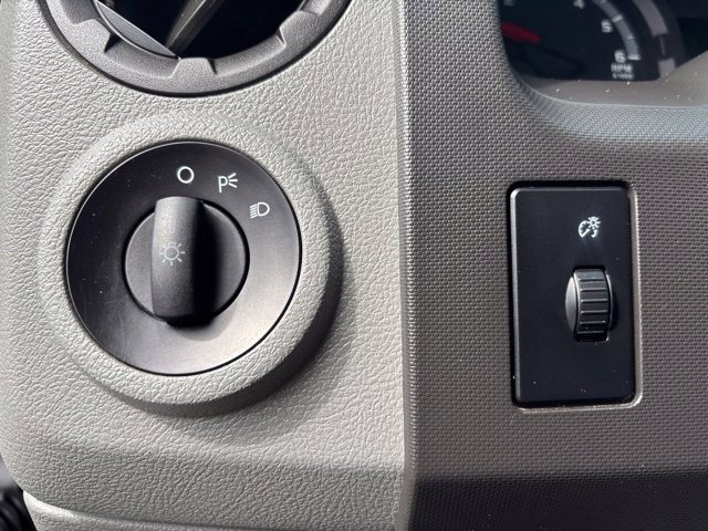Used 2016 Ford E-350 and Econoline 350 Super Duty RWD image 16