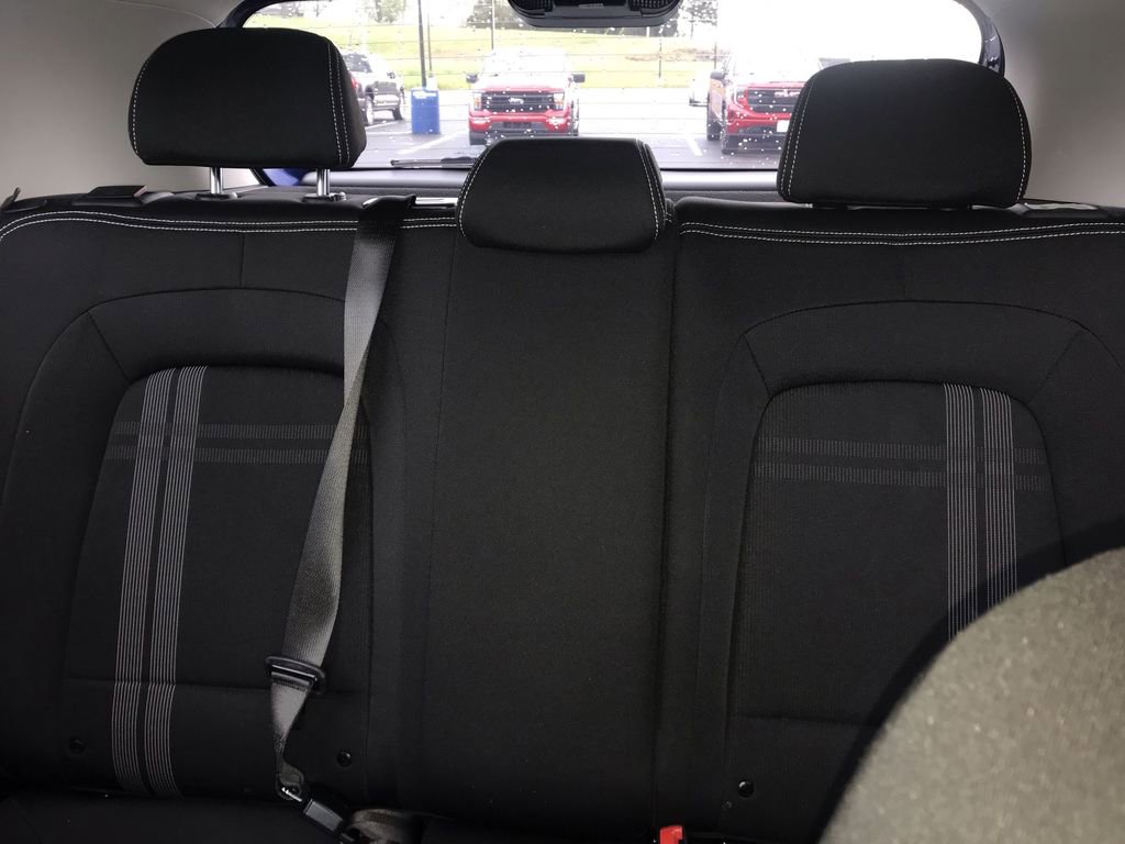 Used 2024 Hyundai Venue SEL image 22