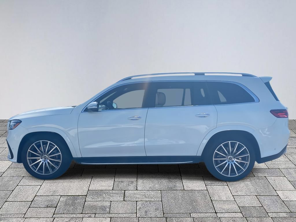 Used 2025 Mercedes-Benz GLS 580 4MATIC image 4