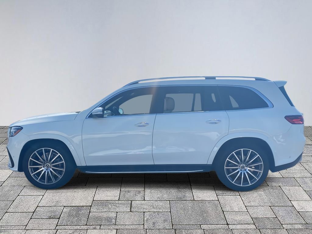 Used 2025 Mercedes-Benz GLS 580 4MATIC image 4