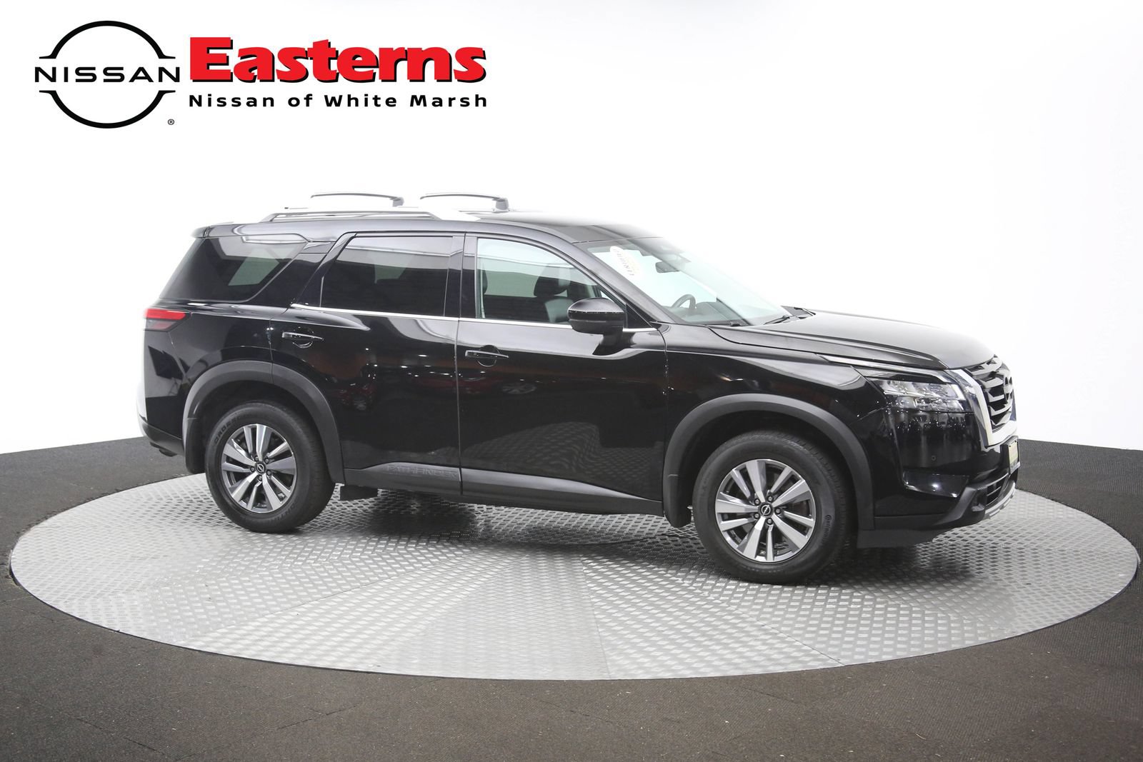 Used 2023 Nissan Pathfinder SL AWD/4WD image 47