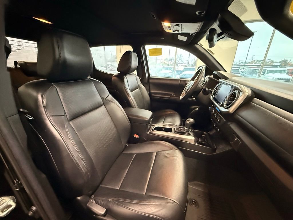Used 2021 Toyota Tacoma Limited image 16