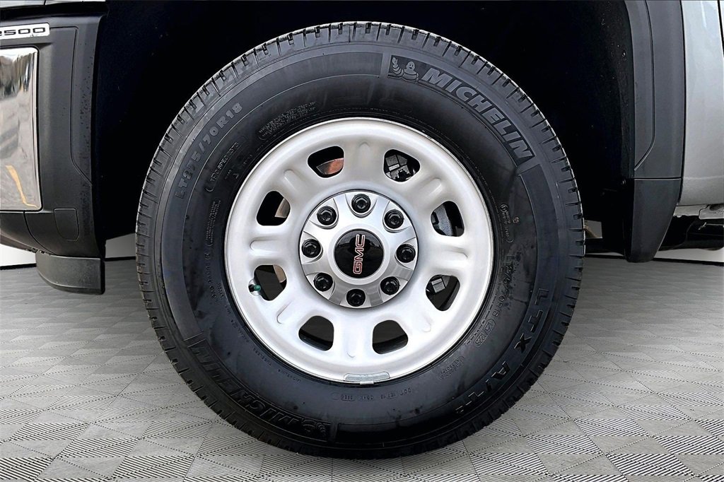 Used 2024 GMC Sierra 2500 Pro image 9