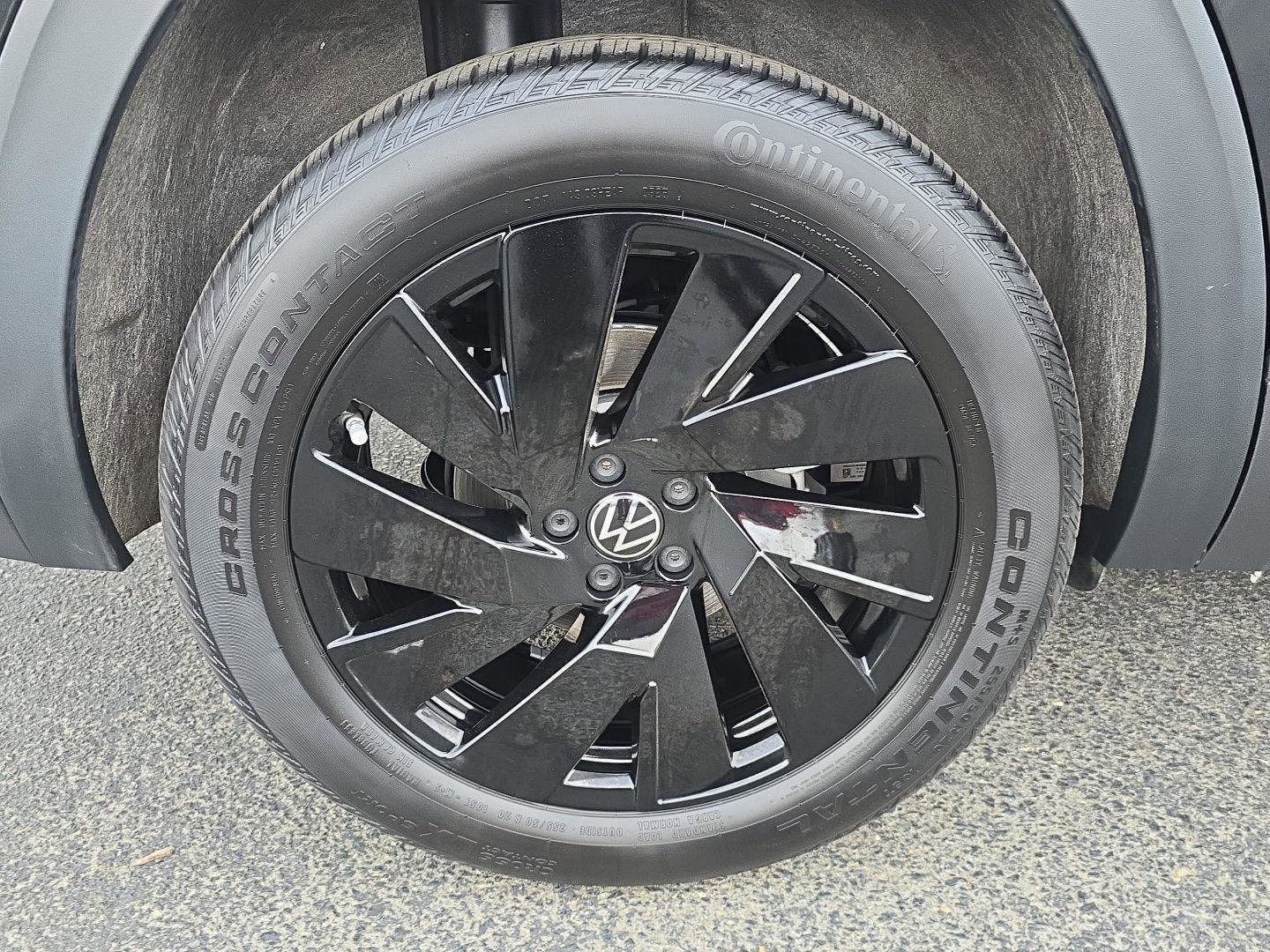 Certified 2025 Volkswagen Atlas SE image 5