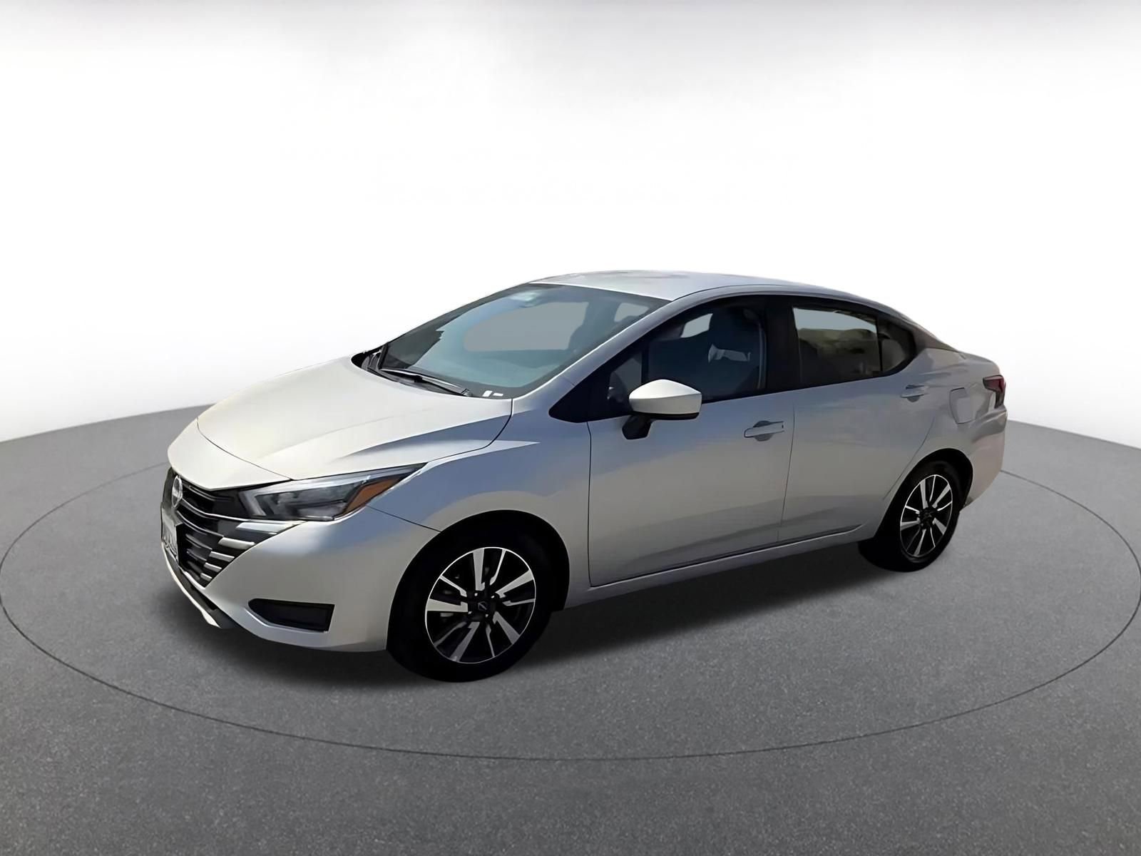 Used 2025 Nissan Versa SV FWD image 8