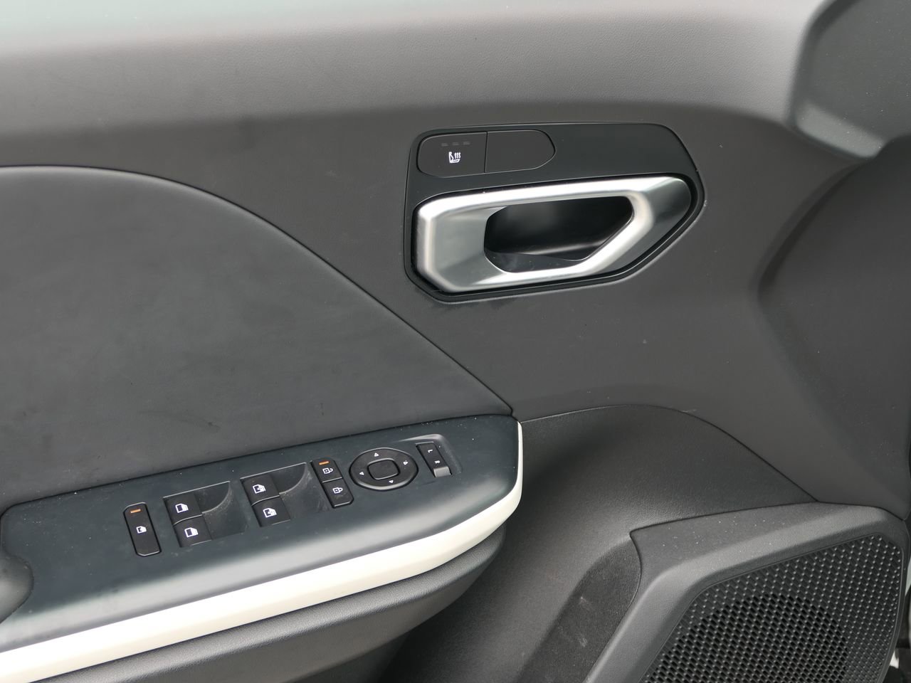 Used 2025 Kia K4 GT-Line w/ GT-Line Sunroof Package FWD image 14