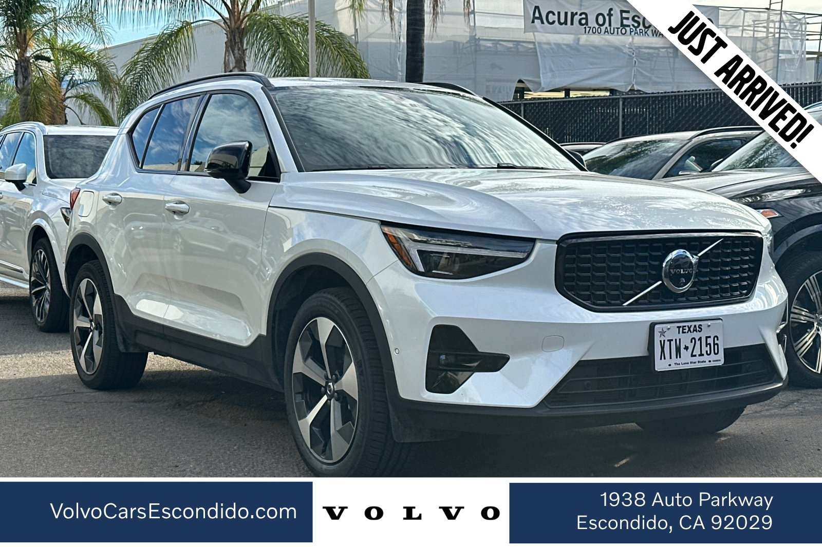 Used 2026 Volvo XC40 B5 Plus AWD/4WD image 1