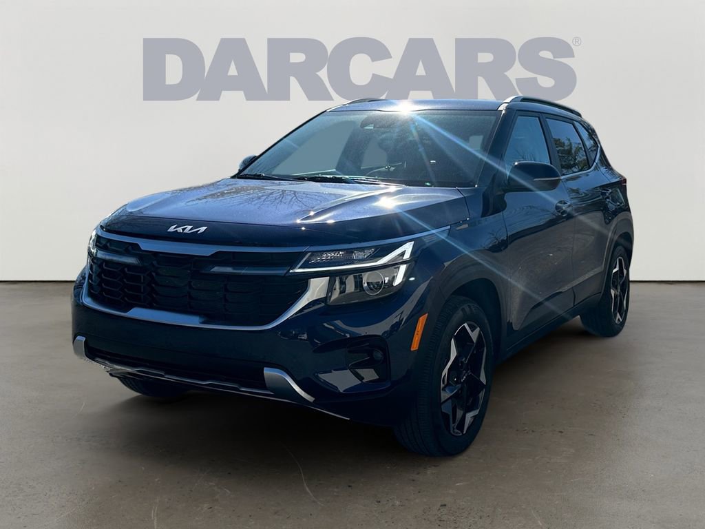 Used 2025 Kia Seltos EX AWD/4WD image 3