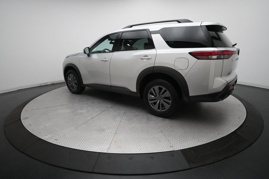 Certified 2024 Nissan Pathfinder SV image 11