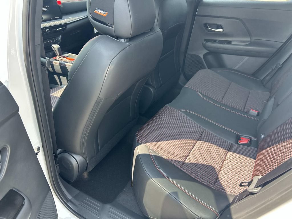 New 2026 Nissan Kicks SR w/ SR Premium Package FWD image 17