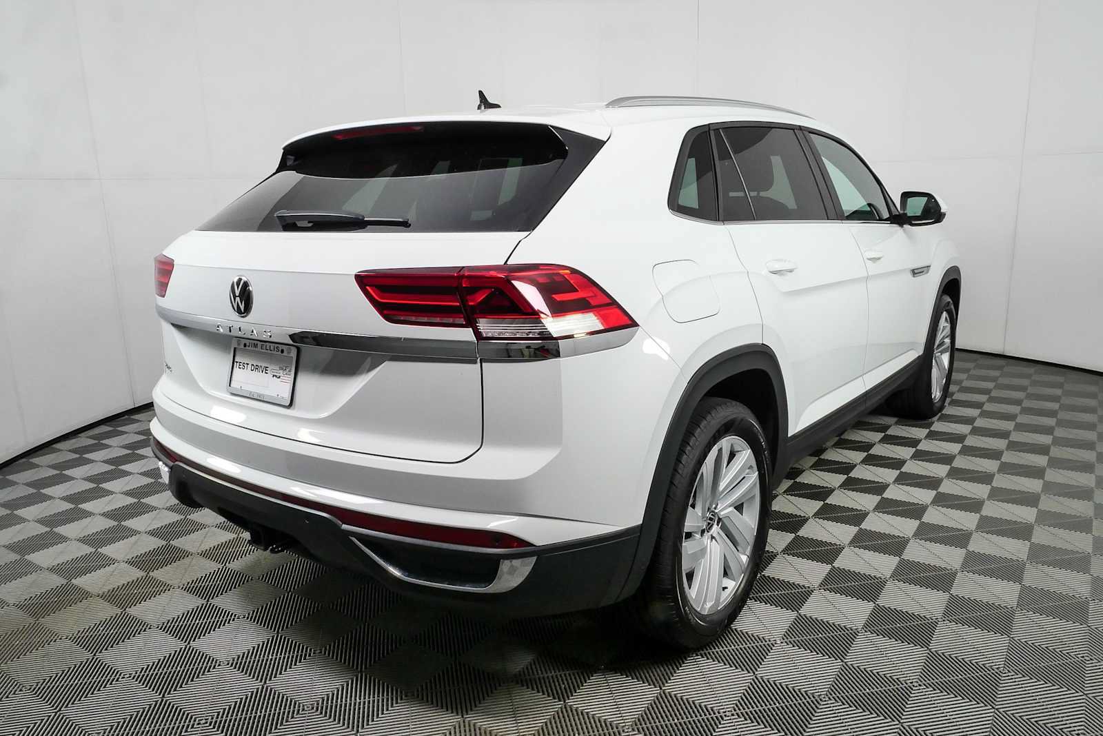 Certified 2023 Volkswagen Atlas Cross Sport SE FWD image 6