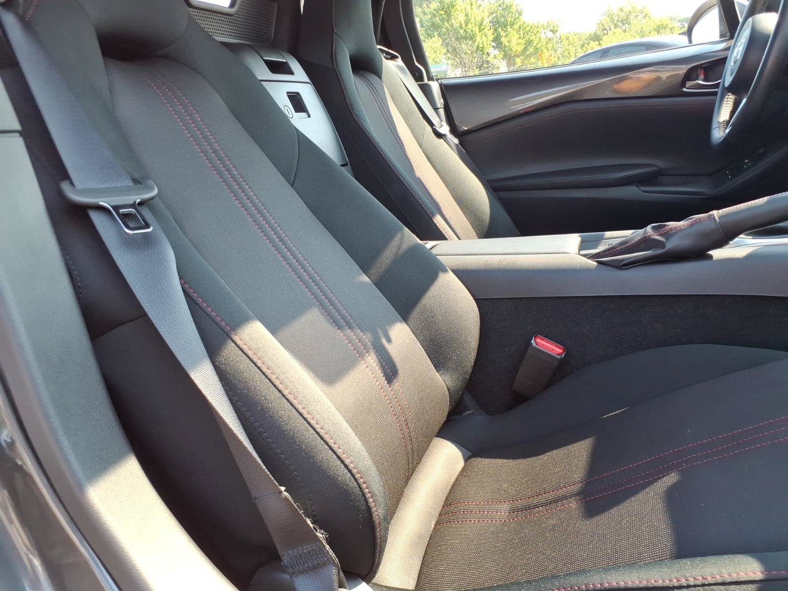 Used 2018 MAZDA MX-5 Miata Club RWD image 23