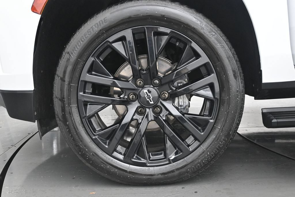 Used 2024 Chevrolet Tahoe Premier AWD/4WD image 9