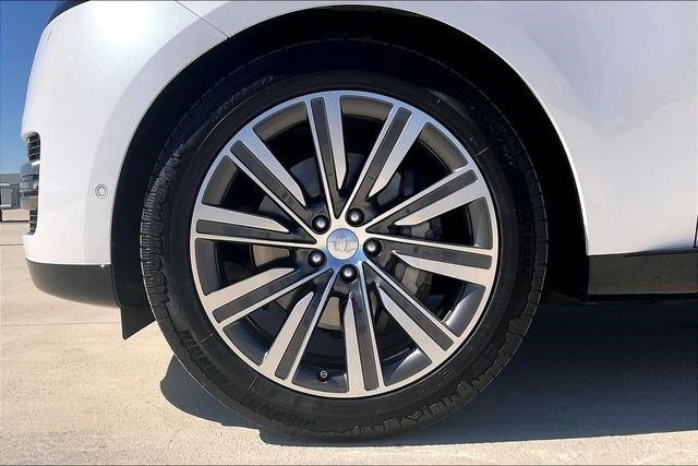 Used 2023 Land Rover Range Rover SE image 9