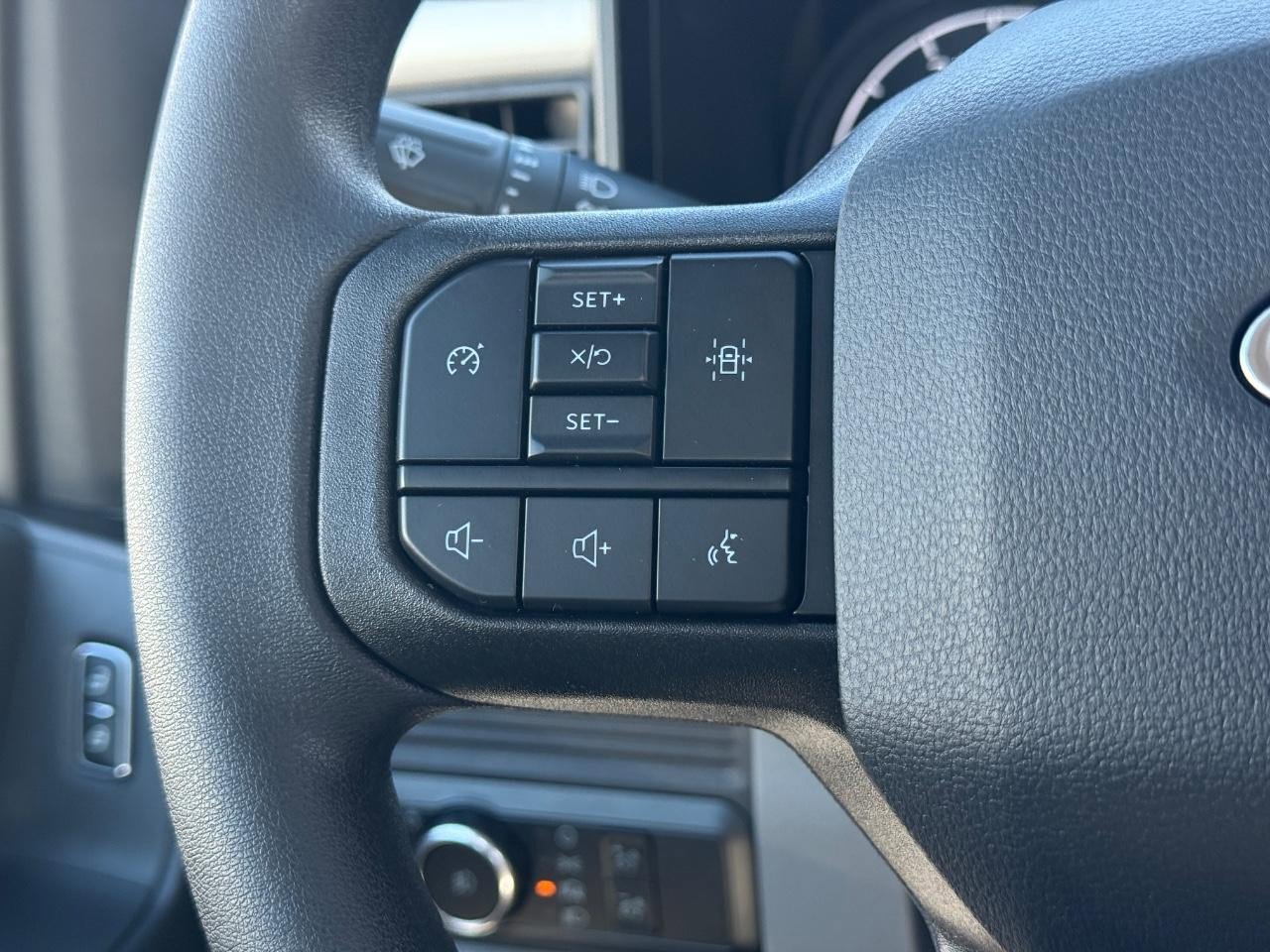 New 2025 Ford F550 4x4 Regular Cab Super Duty image 8