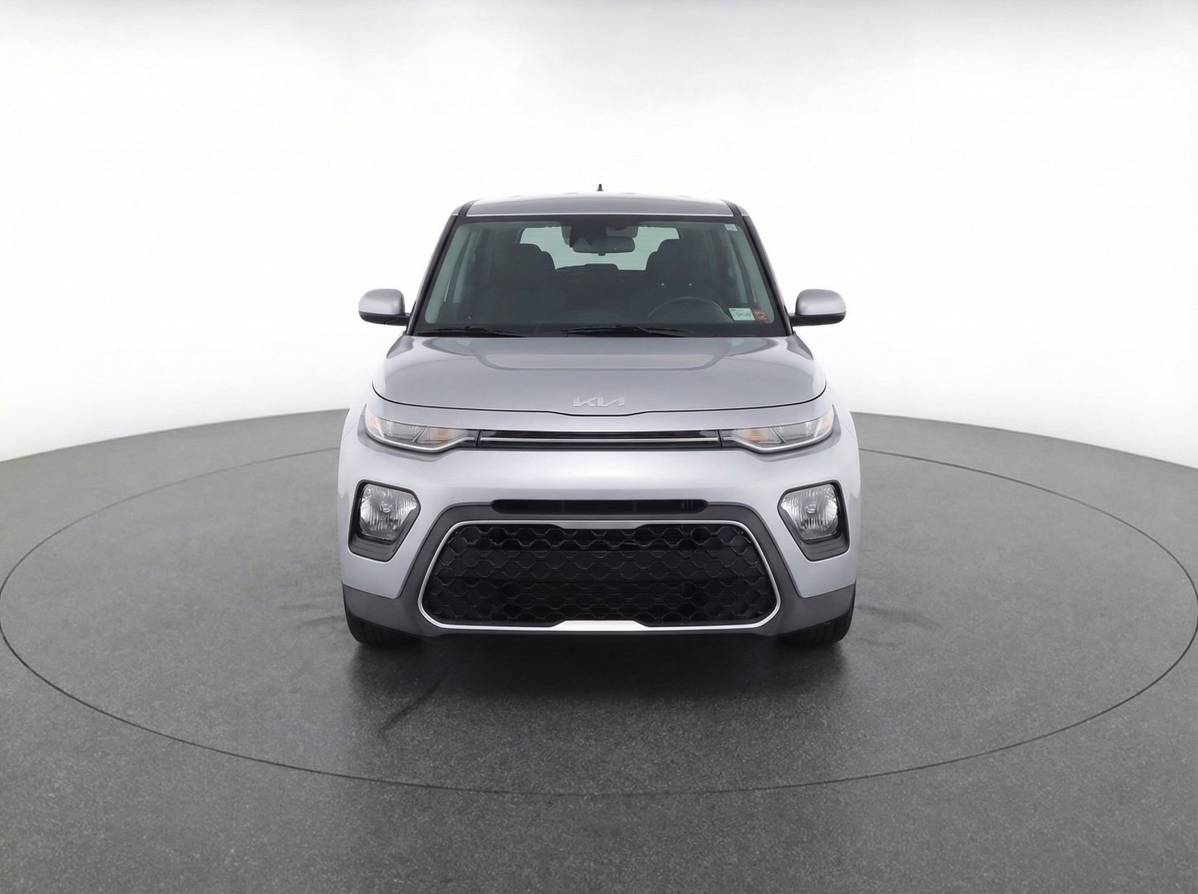 Used 2024 Kia Soul LX w/ Option Group 015 FWD image 2