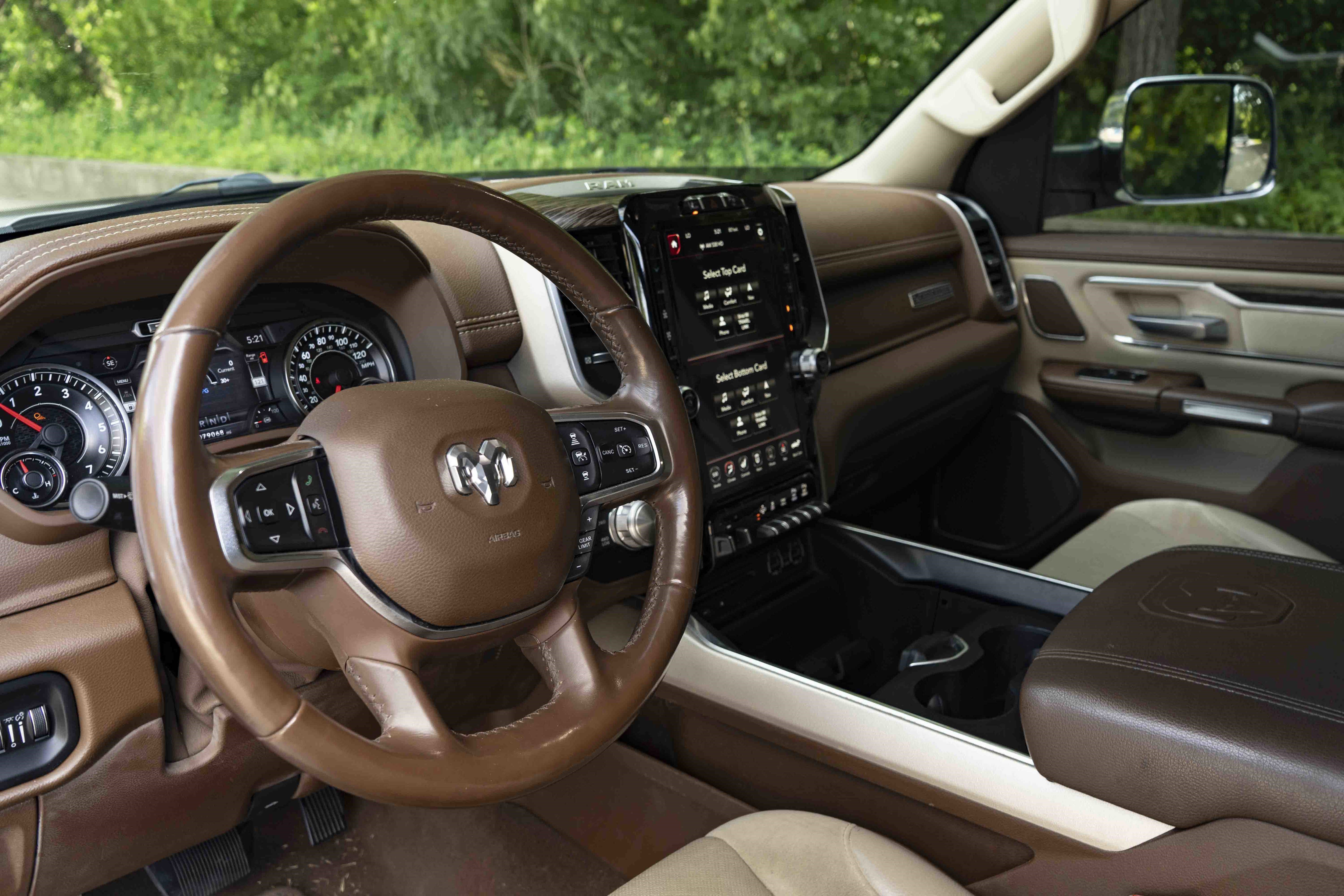 Used 2019 RAM 1500 Laramie AWD/4WD image 16