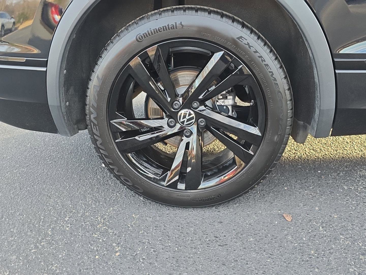 Used 2023 Volkswagen Tiguan SE R-Line image 5