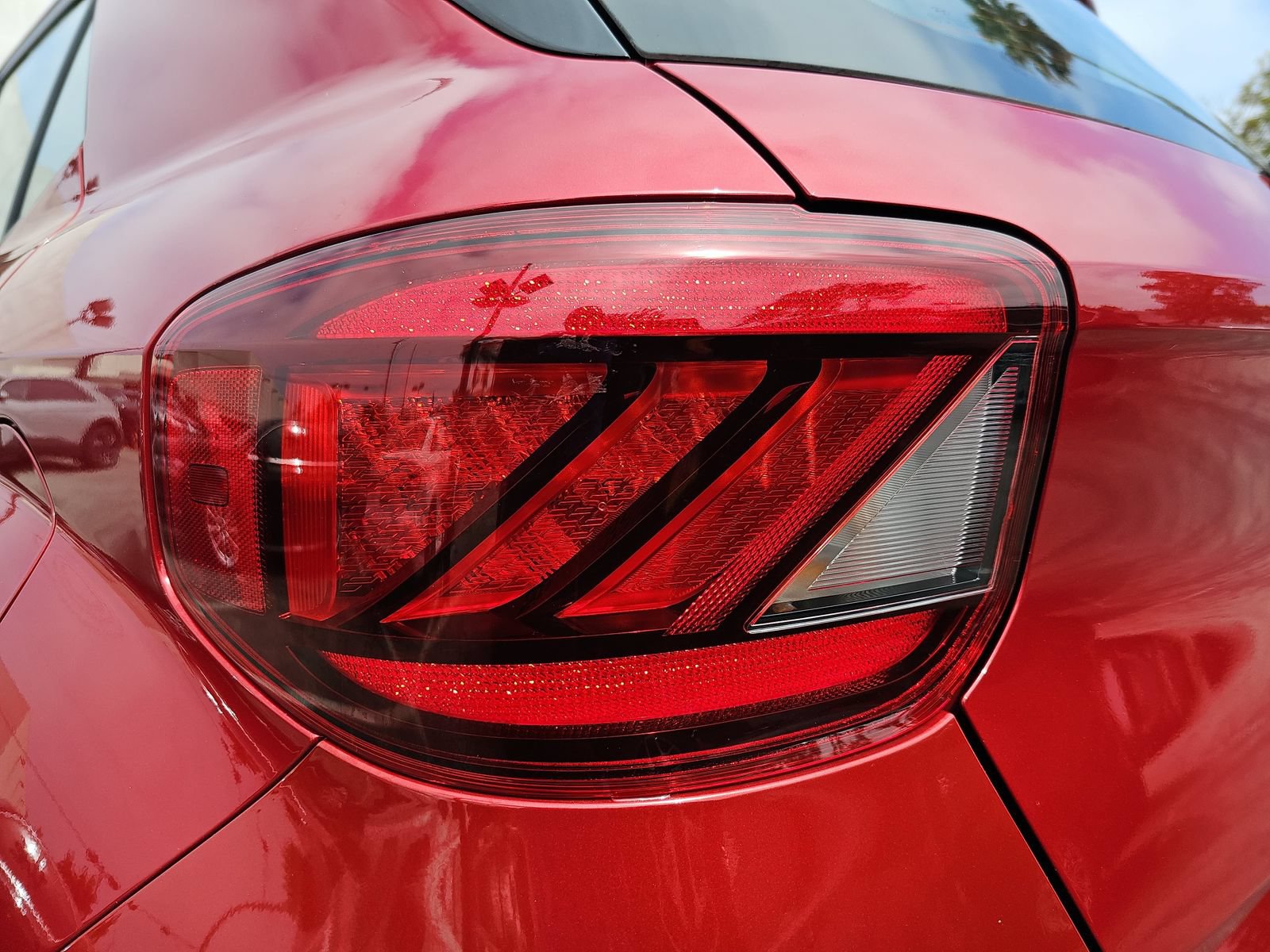 Certified 2025 Hyundai Venue Limited FWD image 38