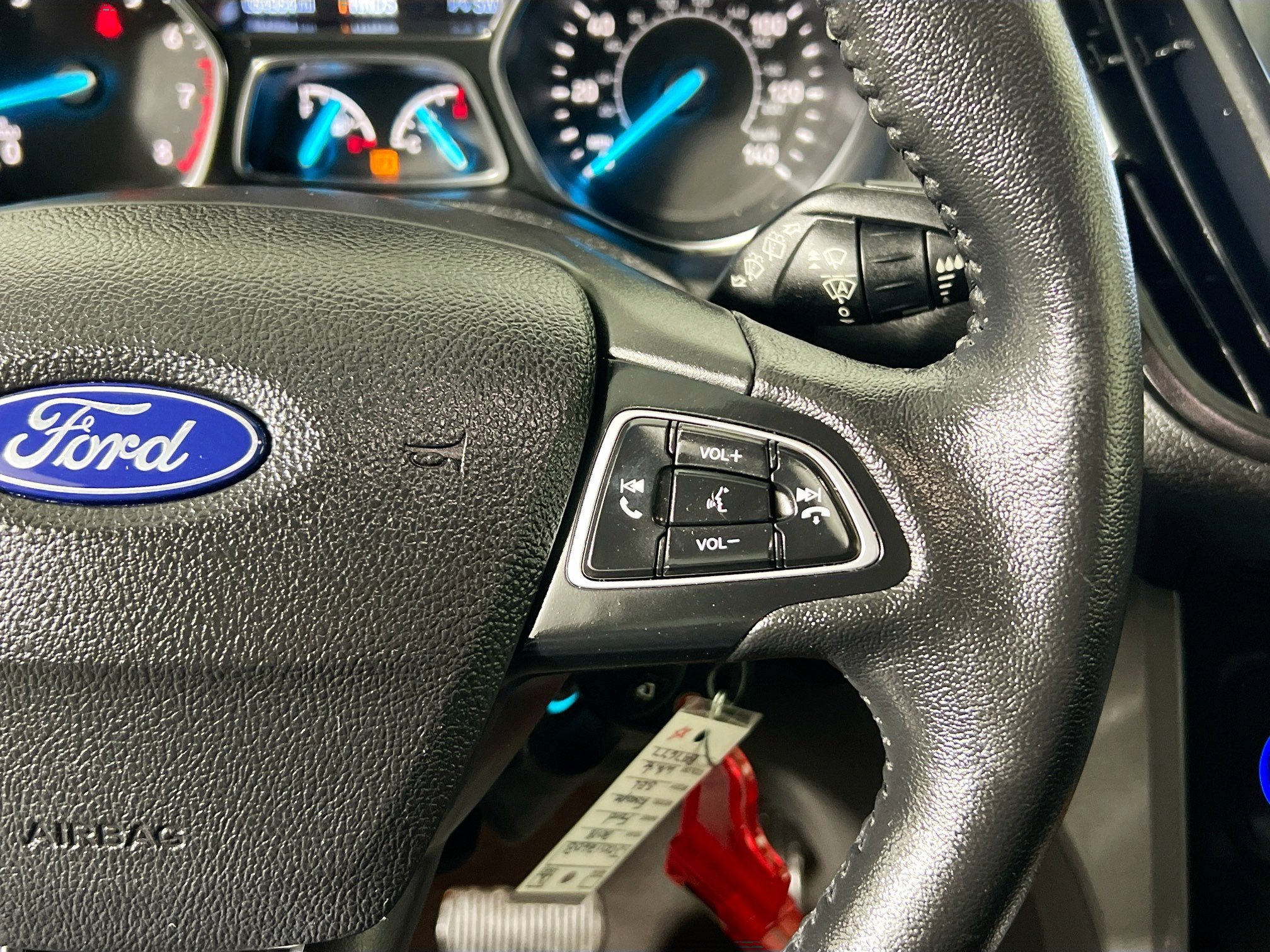 Used 2018 Ford Escape SEL w/ Ford Safe & Smart Package FWD image 19