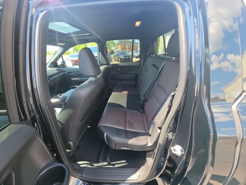 Certified 2025 Honda Ridgeline Black Edition image 27