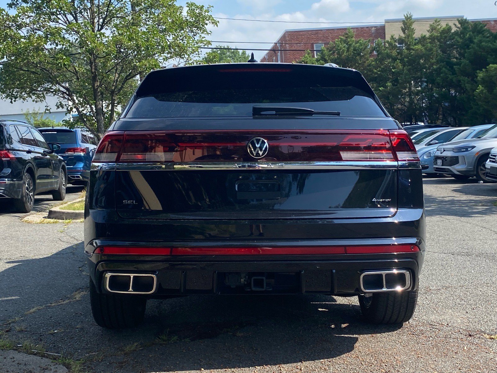 Certified 2026 Volkswagen Atlas Cross Sport SEL Premium R-Line AWD/4WD image 4