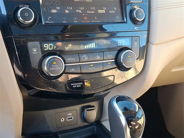 Used 2020 Nissan Rogue SL w/ Premium Package image 13