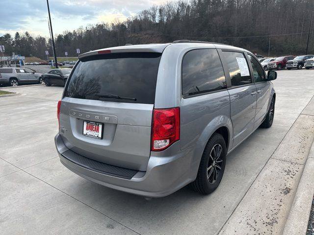 Used 2018 Dodge Grand Caravan SE image 5