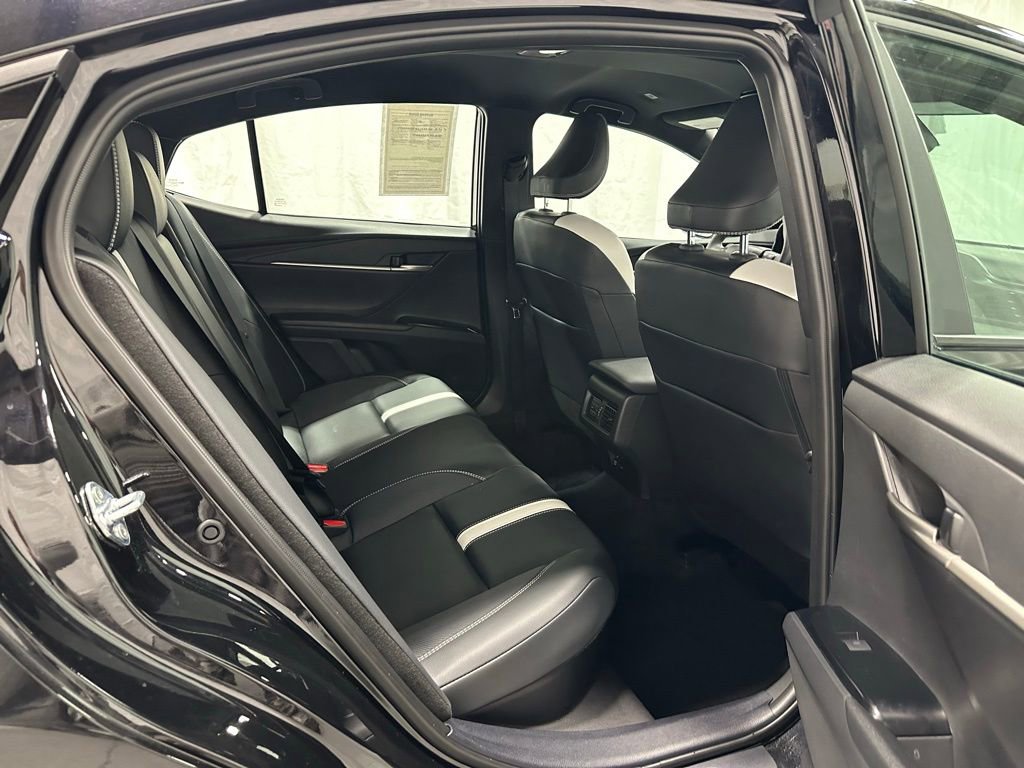 Used 2025 Toyota Camry SE image 52