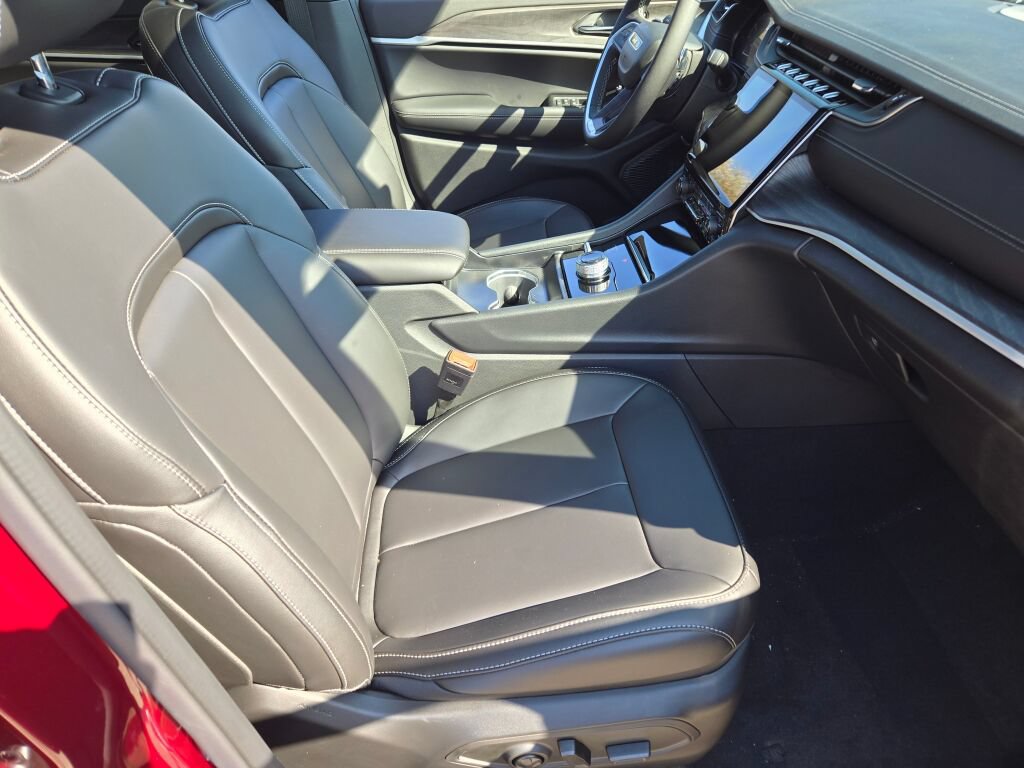 New 2025 Jeep Grand Cherokee L Limited AWD/4WD image 7