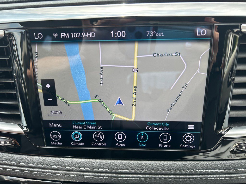 Used 2020 Chrysler Pacifica Limited image 31