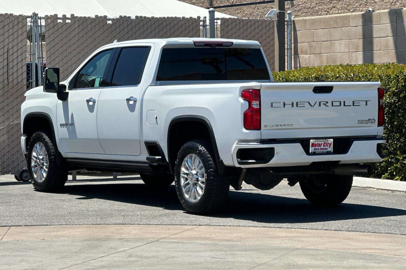 Certified 2023 Chevrolet Silverado 2500 High Country w/ Z71 Off-Road Package AWD/4WD image 6