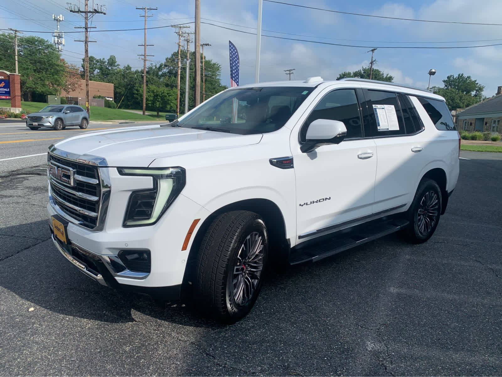 Used 2025 GMC Yukon Elevation AWD/4WD image 3