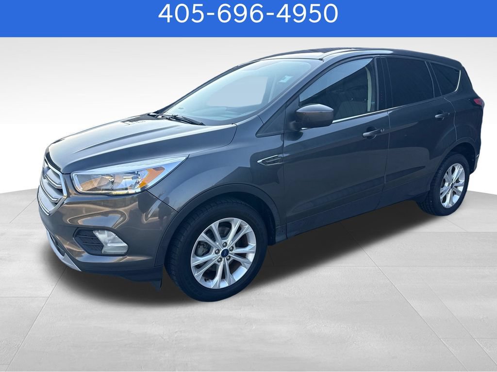 Used 2017 Ford Escape SE FWD image 1