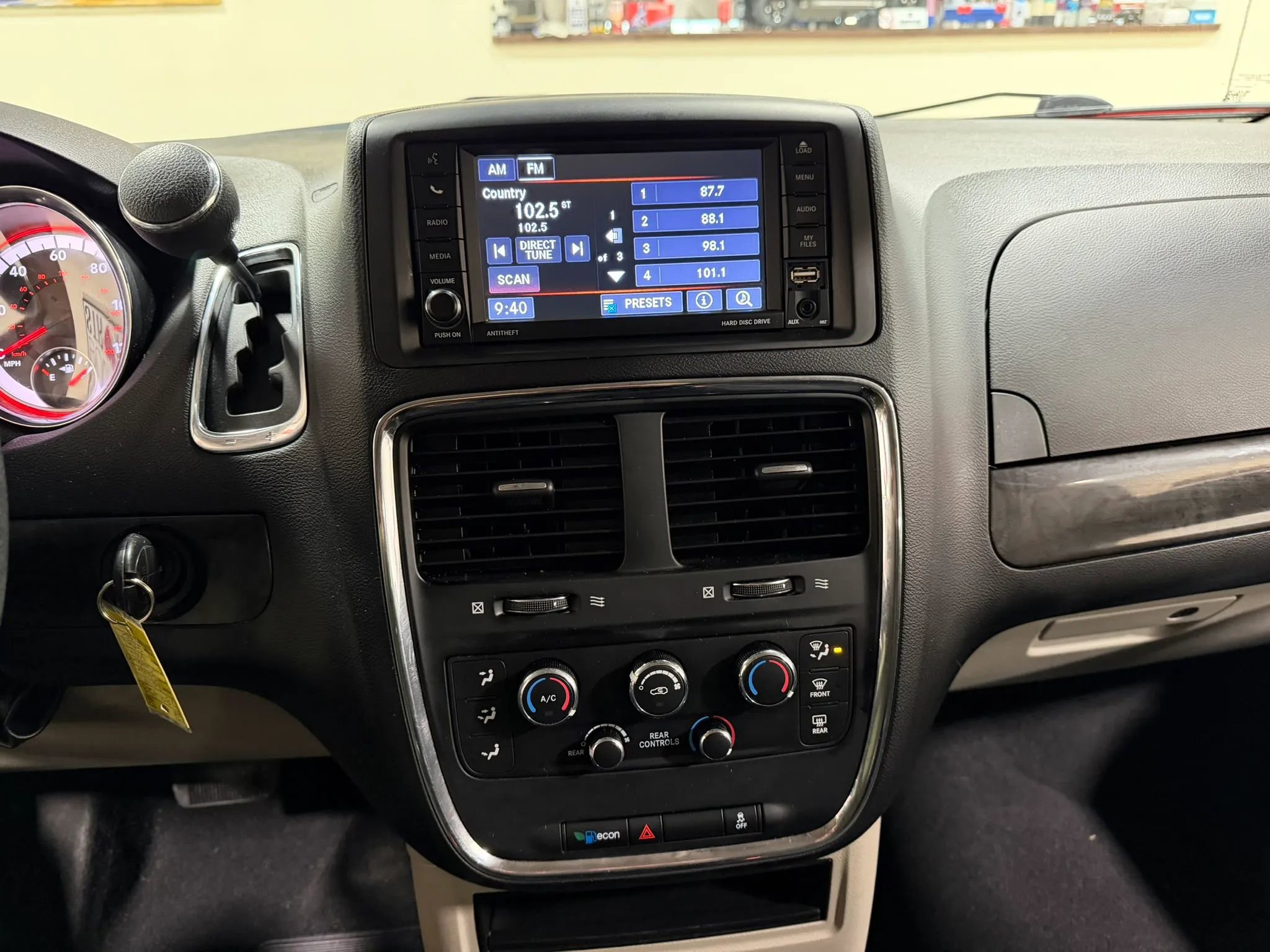 Used 2019 Dodge Grand Caravan SE image 35