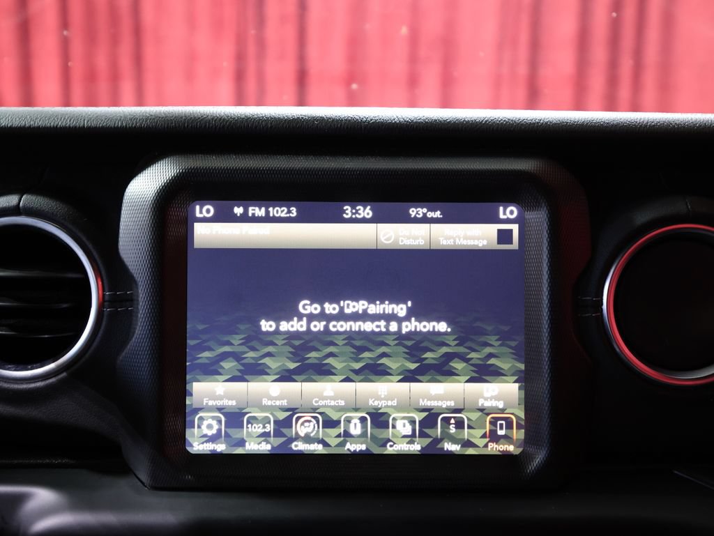 Used 2019 Jeep Wrangler Unlimited Sahara w/ Quick Order Package 24M Moab AWD/4WD image 18