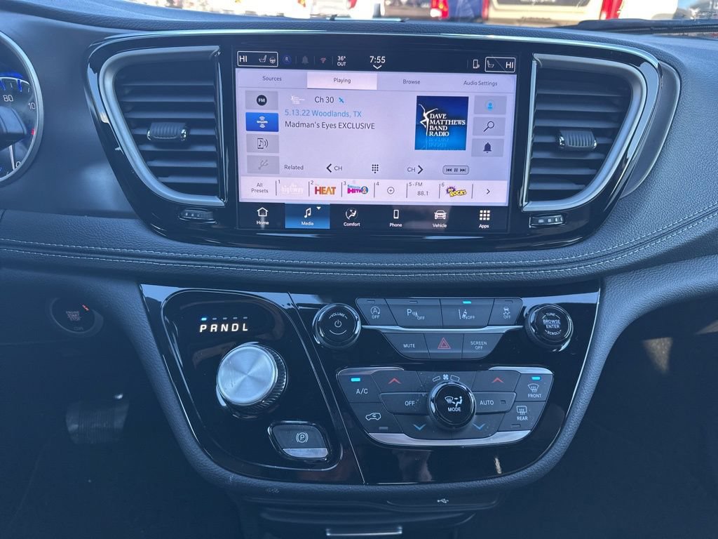 New 2026 Chrysler Pacifica Select AWD/4WD image 19